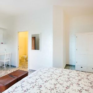Camera standard con letto queen size